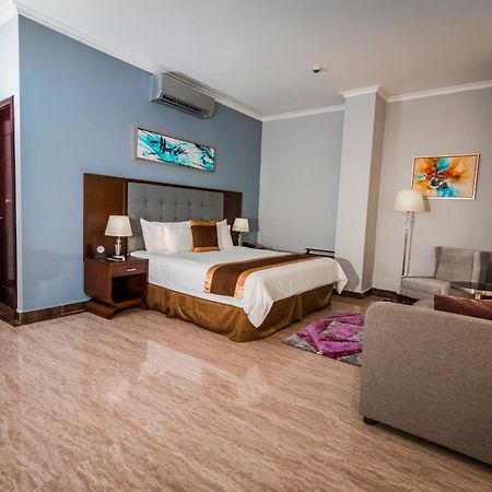 City Plaza Hotel&Suites David Exterior foto