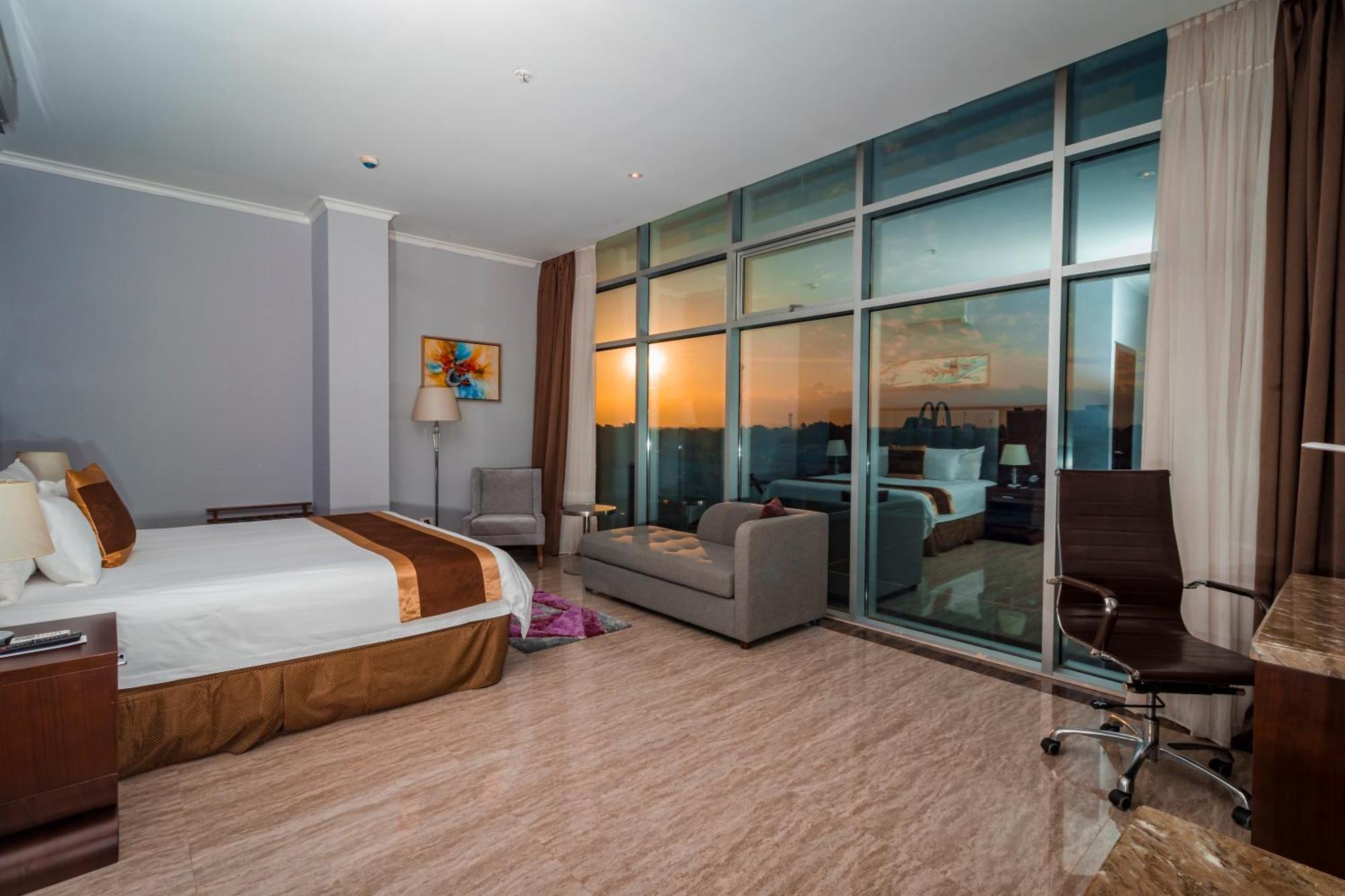 City Plaza Hotel&Suites David Exterior foto