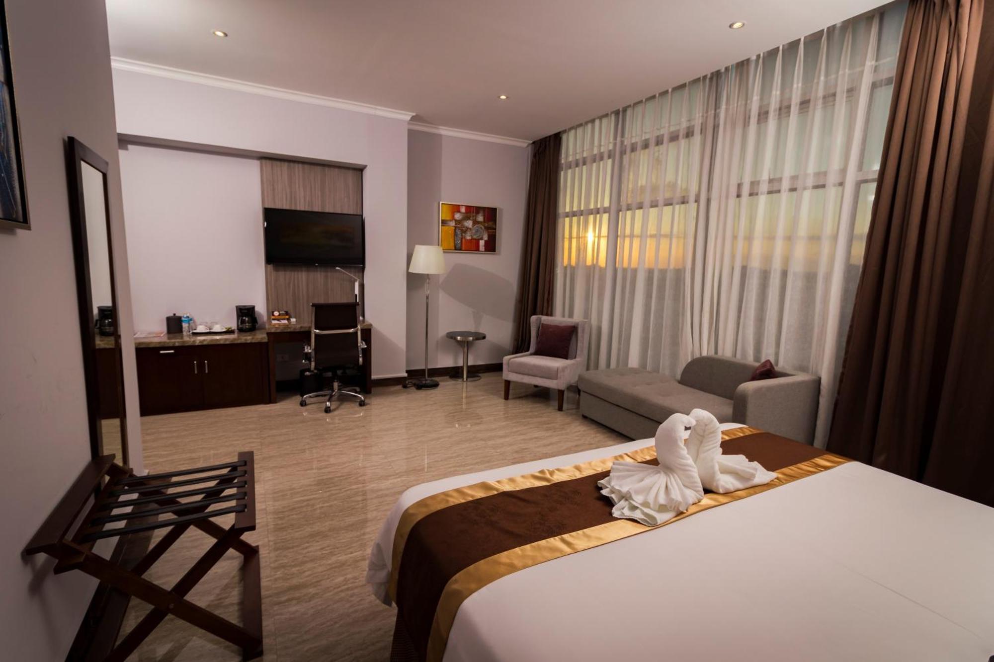 City Plaza Hotel&Suites David Exterior foto